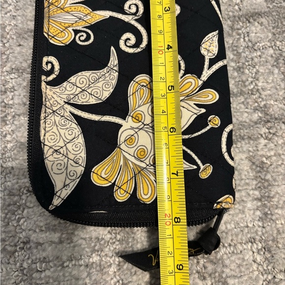 Vera Bradley Wristlet “Yellow Bird” Zip Around Organizer Wallet Retired Pattern - Picture 7 of 9